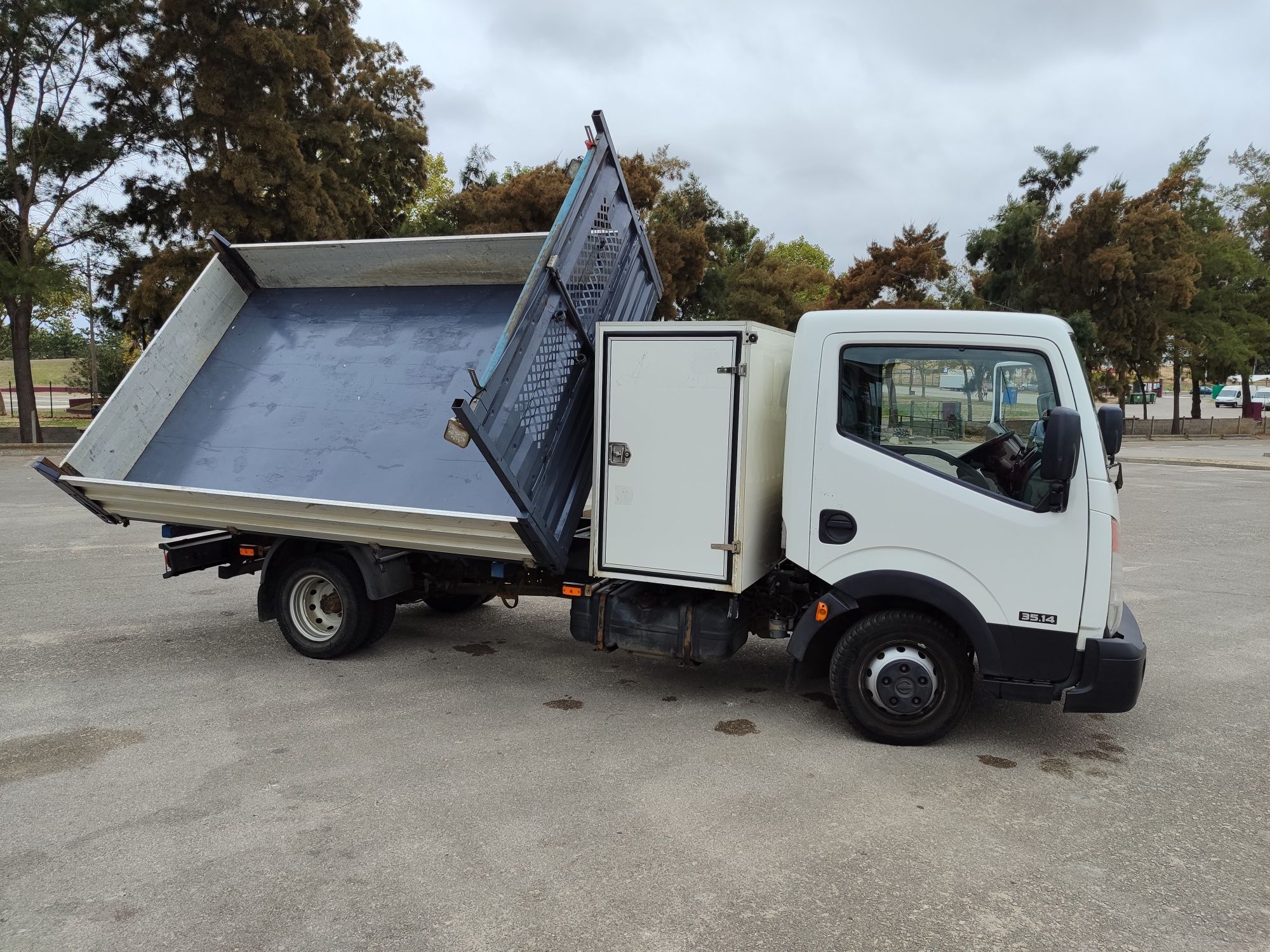 Nissan Cabstar 2.5TD Basculante