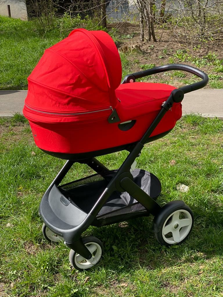 Продам детскую коляску STOKKE Trailz