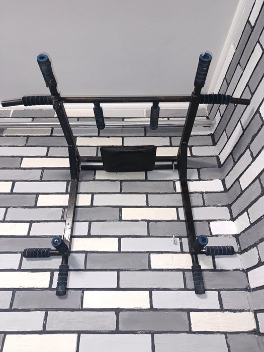 Настенный турник 3 в 1. Брусья, тренажёр на пресс, турник