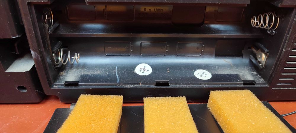 Магнітофон двокасетний FIRST