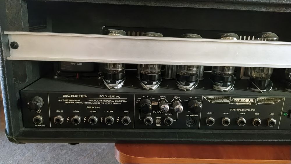 Mesa Dual Rectifier - гітарний підсилювач

Три канали: зелений, пома