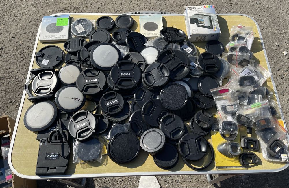 Комплекты фотопринадлежностей и аксессуаров.