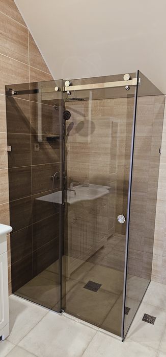 Скляна душова кабіна, скляна перегородка, двері в санвузол,склян перил