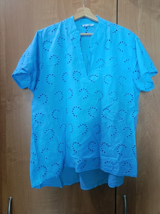 Turkusowa ażurowa bluzka