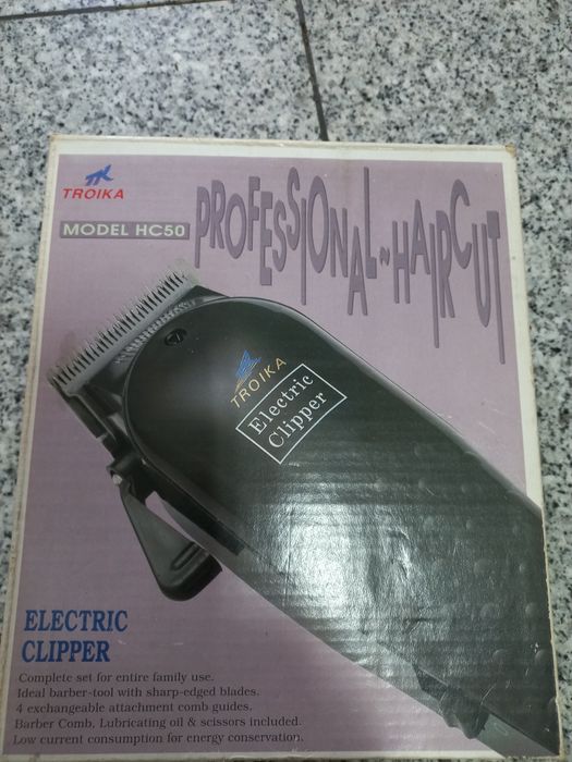 Máquina de cortar cabelo profissional nova