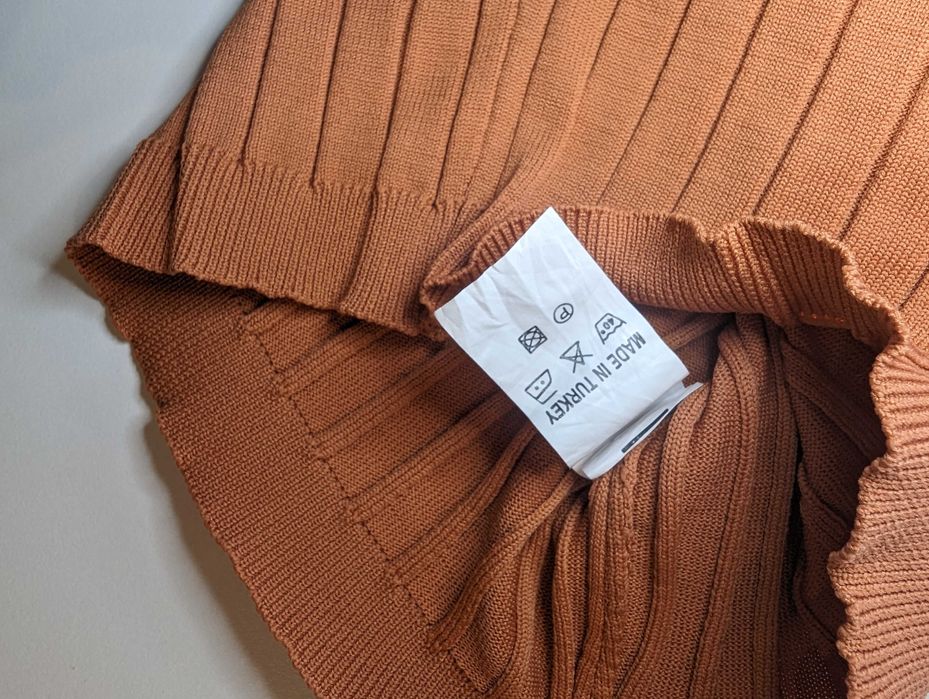 Дуже гарний в'язаний топ