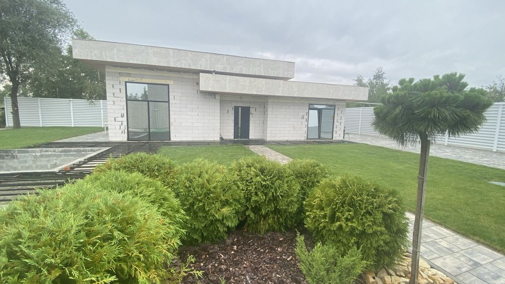 Дом у реки с бассейном и причалом — Самаровка