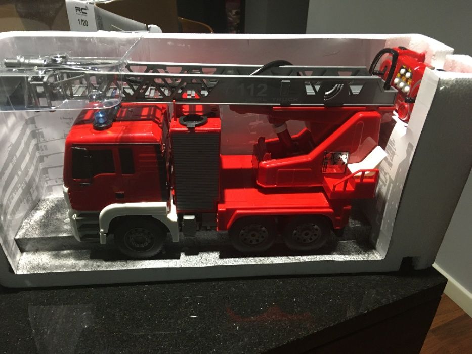 Wóz strażacki 1:20 FireTruck 2.4GHz sterowane