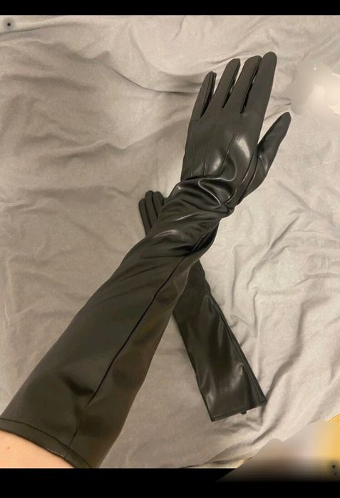 Czarne długie skórzane rękawiczki hit sezonu modne rękawiczki S M