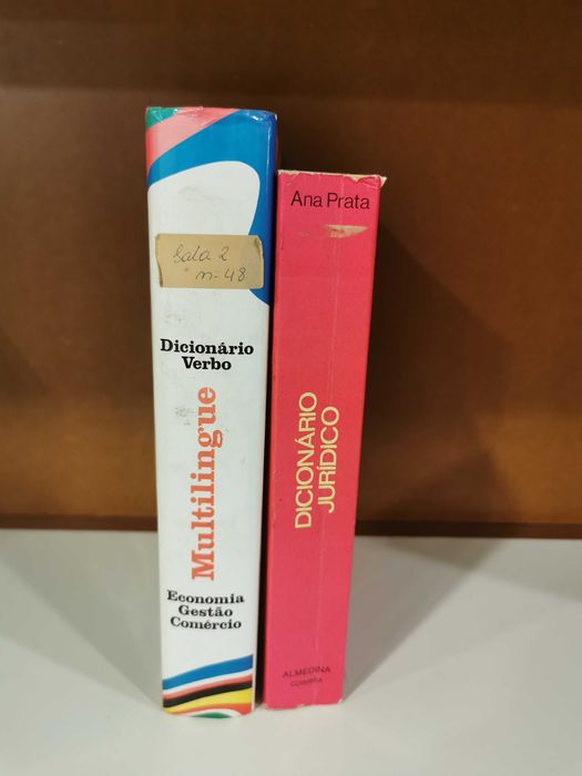 Dicionários / Livros