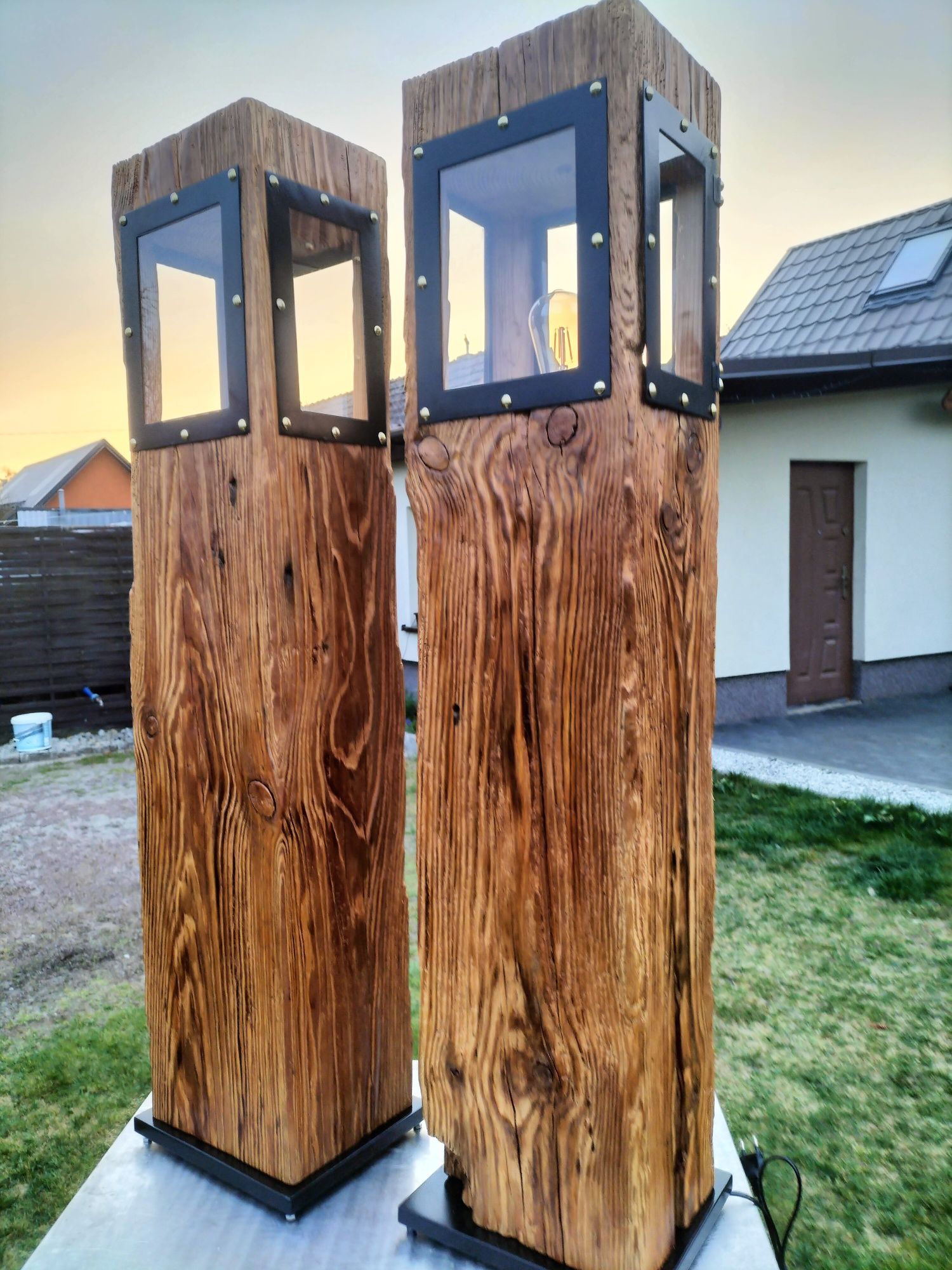 Lampy, wiszące, stojące ze starej belki