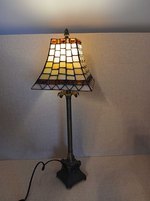 Lampa stołowa w stylu Tiffany Lampka salonowa 61 cm Globen AB Szwecja