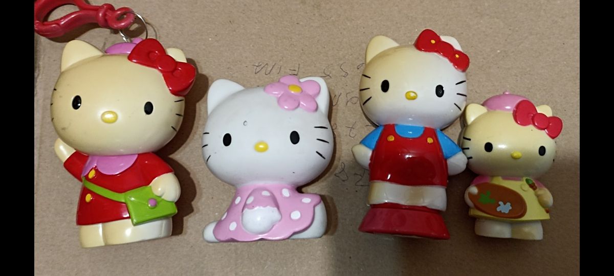 Zestaw sześciu figurek laleczek Hello Kitty