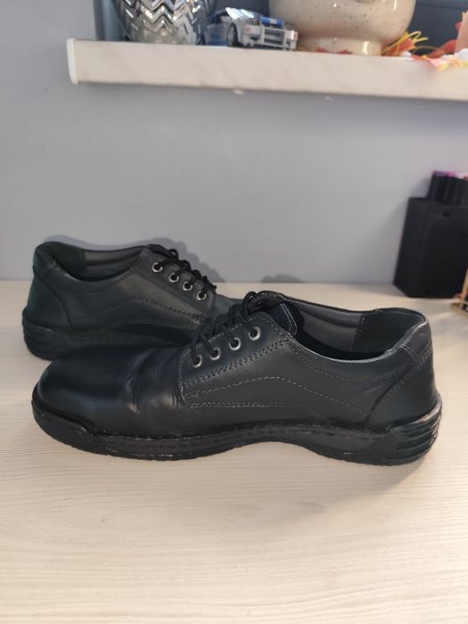 Eleganckie skórzane półbuty męskie 40