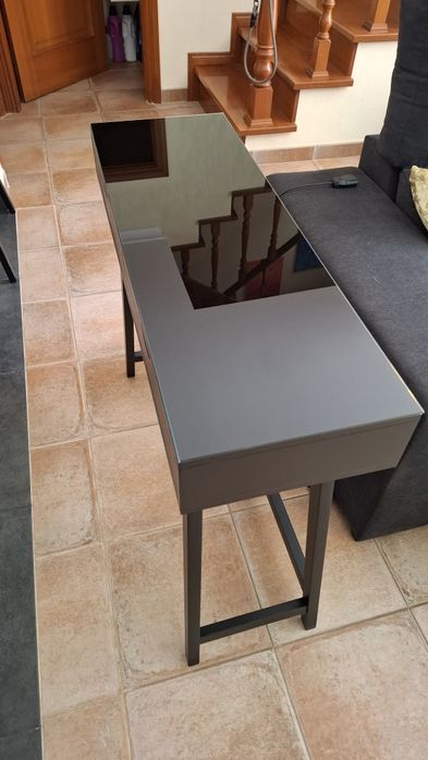 Consola de entrada (preto)