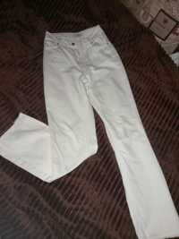 Білі джинси прямі дуже гарні стан новий