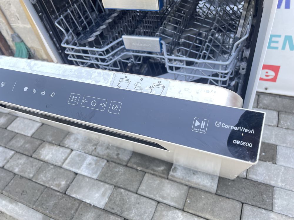 Посудомоечная/Посудомойка Машина Grundig 2022-го року випуску