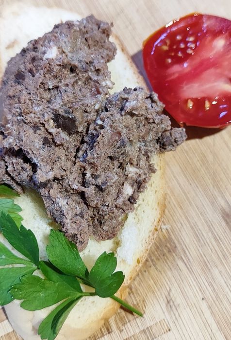 Паштет с оленя (мясо, язык, печень, сердце).