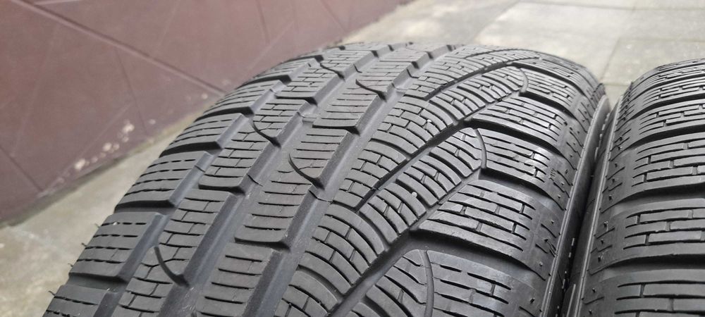 Opony zimowe  Pirelli  245/40 R20   99V XL