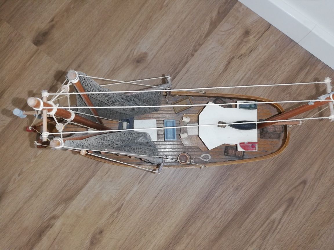 Barco de pesca miniatura