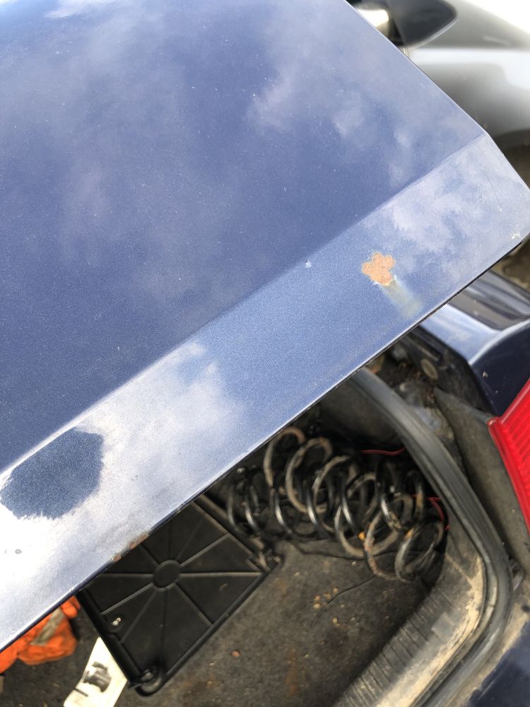 VW Passat B5 Sedan Klapa bagażnika tył + Lotka spoiler Led MS LN5Y