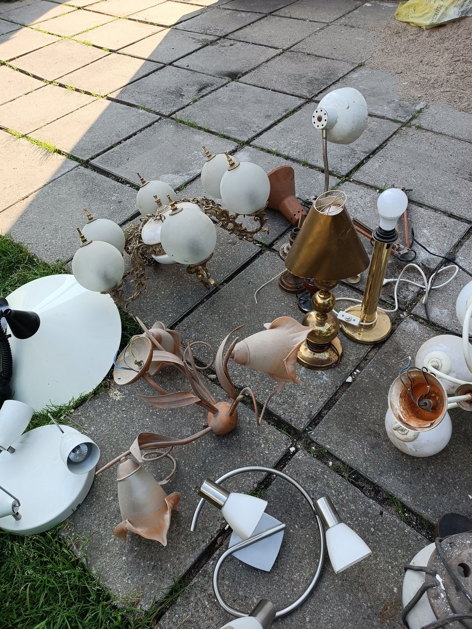 Lampy sufitowe i stołowe