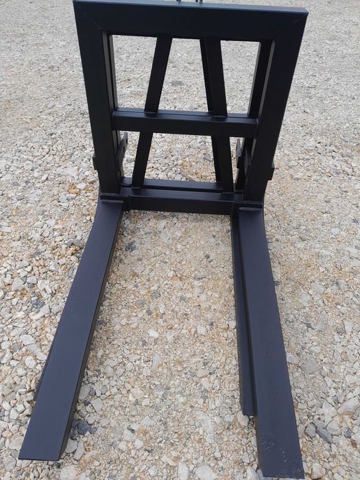 Mocny paleciak podnośnik widlak tuz do palet nowy na tył ciągnika