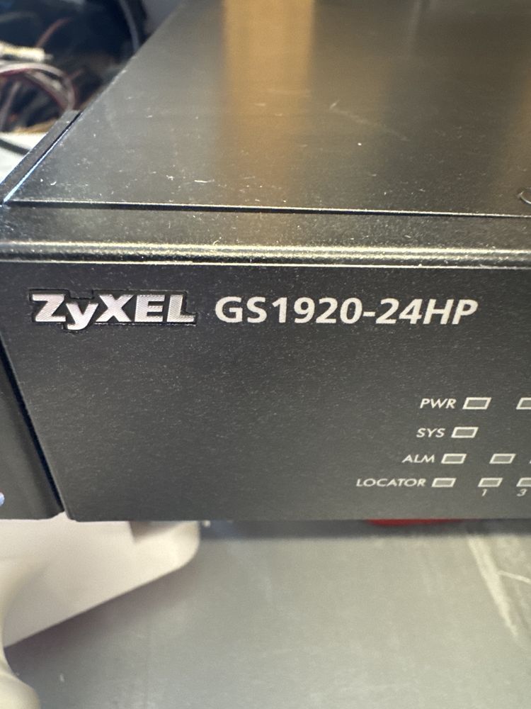 Switch zyxel 24portas