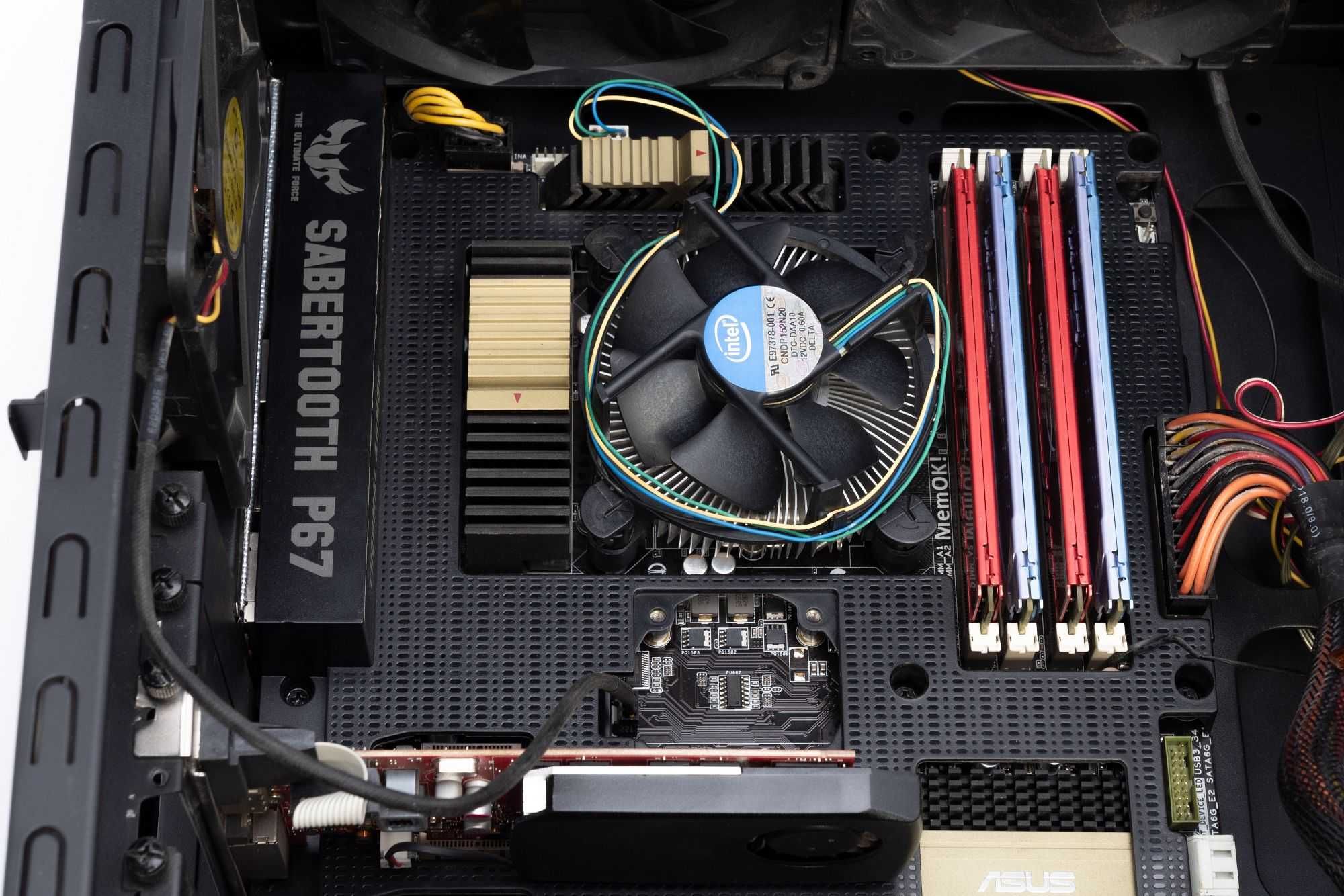 Komputer stacjonarny I7 2700k 12GB RAM SB X-Fi Asus P67 Sabertooth