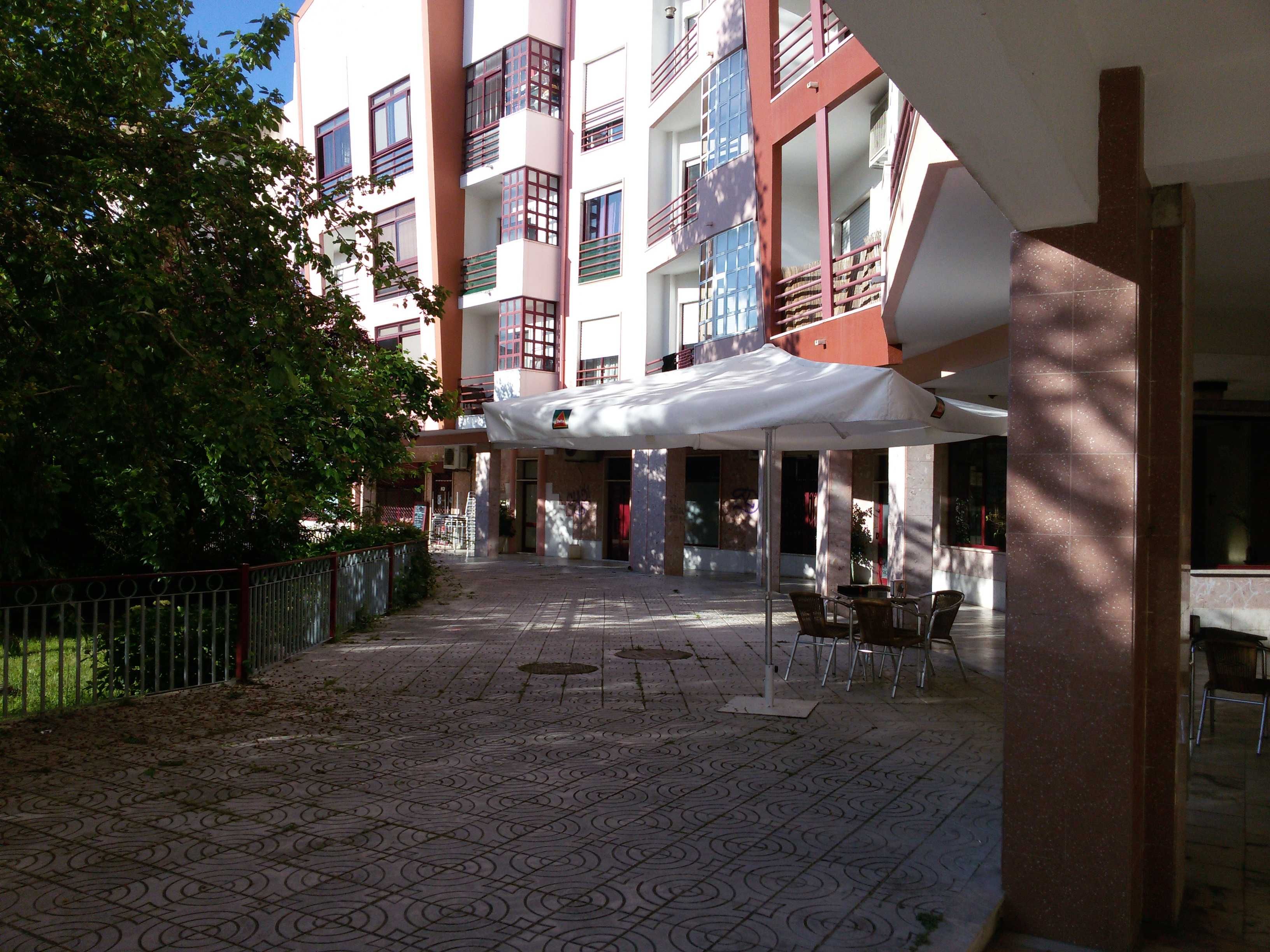 Cedência de espaço comercial, - Quintinhas, Charneca de Caparica