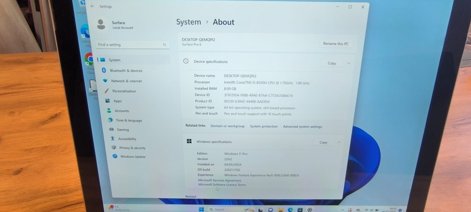 Surface pro 6 Intel Corel i5-8350U 230gb ładowarka ze stacją dokująca