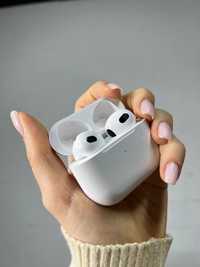 Продам Apple AirPods 3