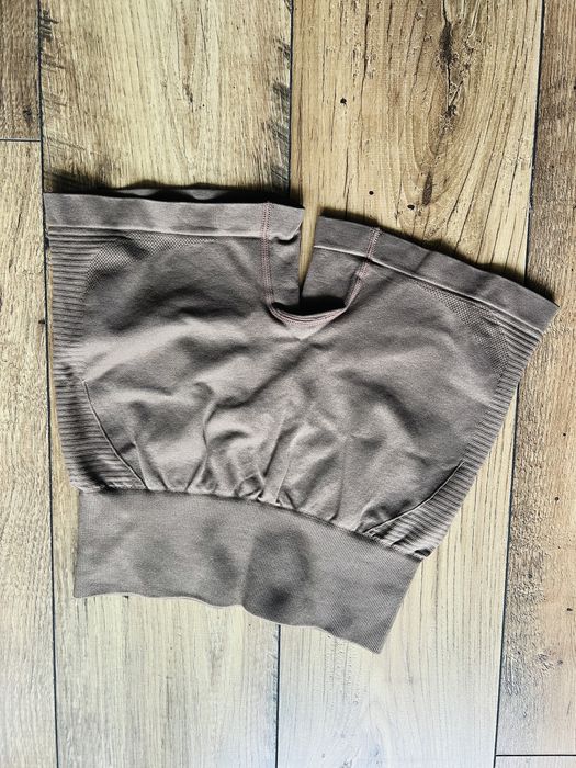 Krótkie spodenki sportowe legginsy beżowe S M 34 36