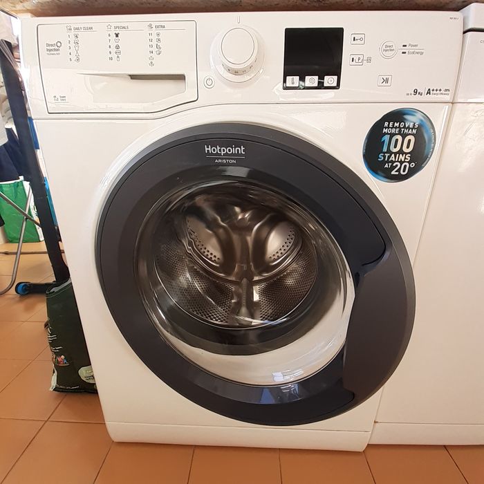 Máquina de lavar roupa 9kg Ariston
funci
