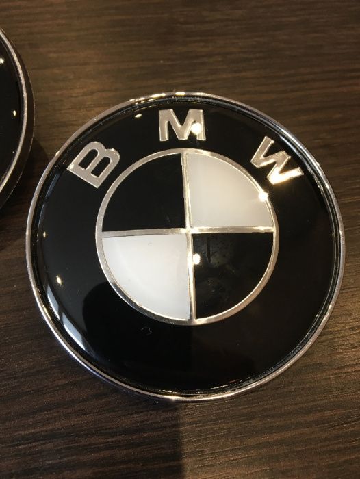 Эмблема значок BMW черно-белый 82мм 74мм