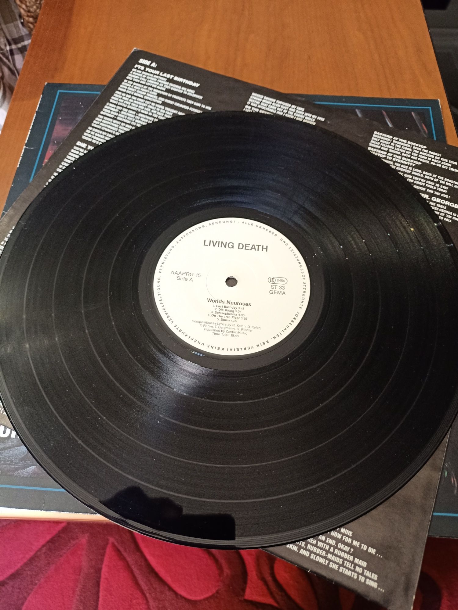 Disco vinil Living Death