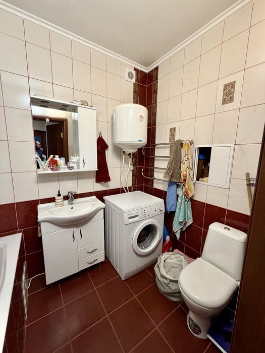 Продаж 1к цегла Озерна Виставка біля озера