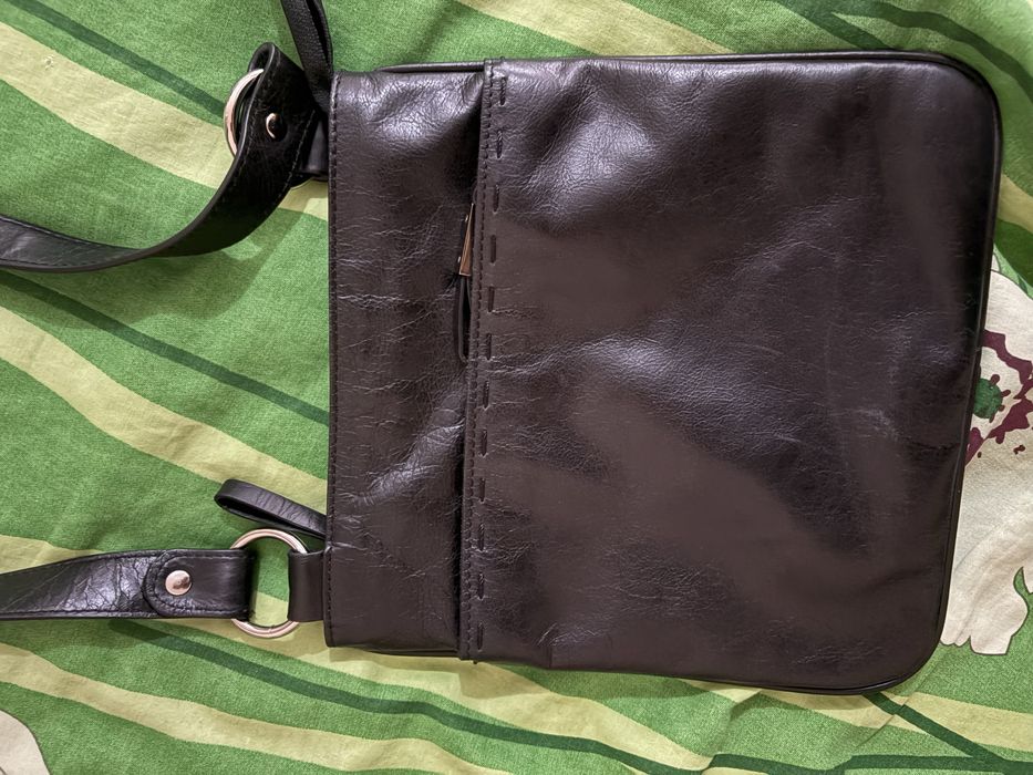 Жіноча чорна сумка