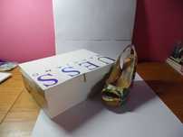 Salto Alto da Guess quase novo com a caixa