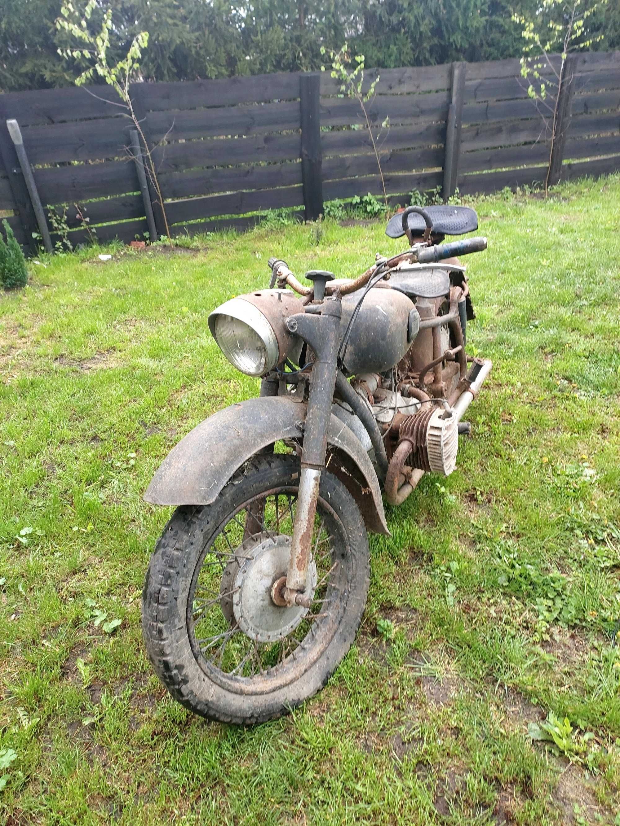 K750 Ural Dniepr m72 emka iz