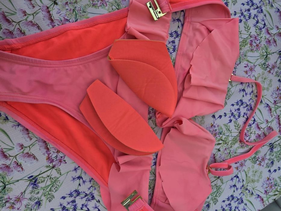 Strój kąpielowy rozm. 36 falbanki