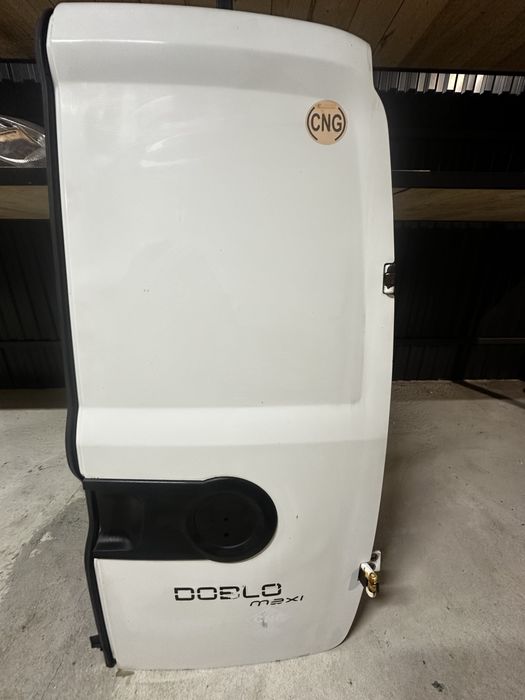 Двері задні права Fiat Doblo добло фіат