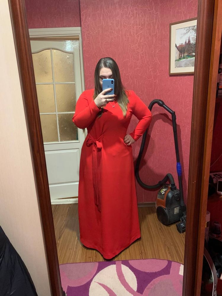 Сукні / плаття /   вечірня сукня бренду ESCADA великого розміру