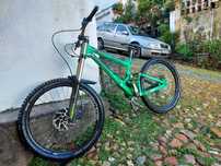 Bicicleta de downhill banshee legend mkII