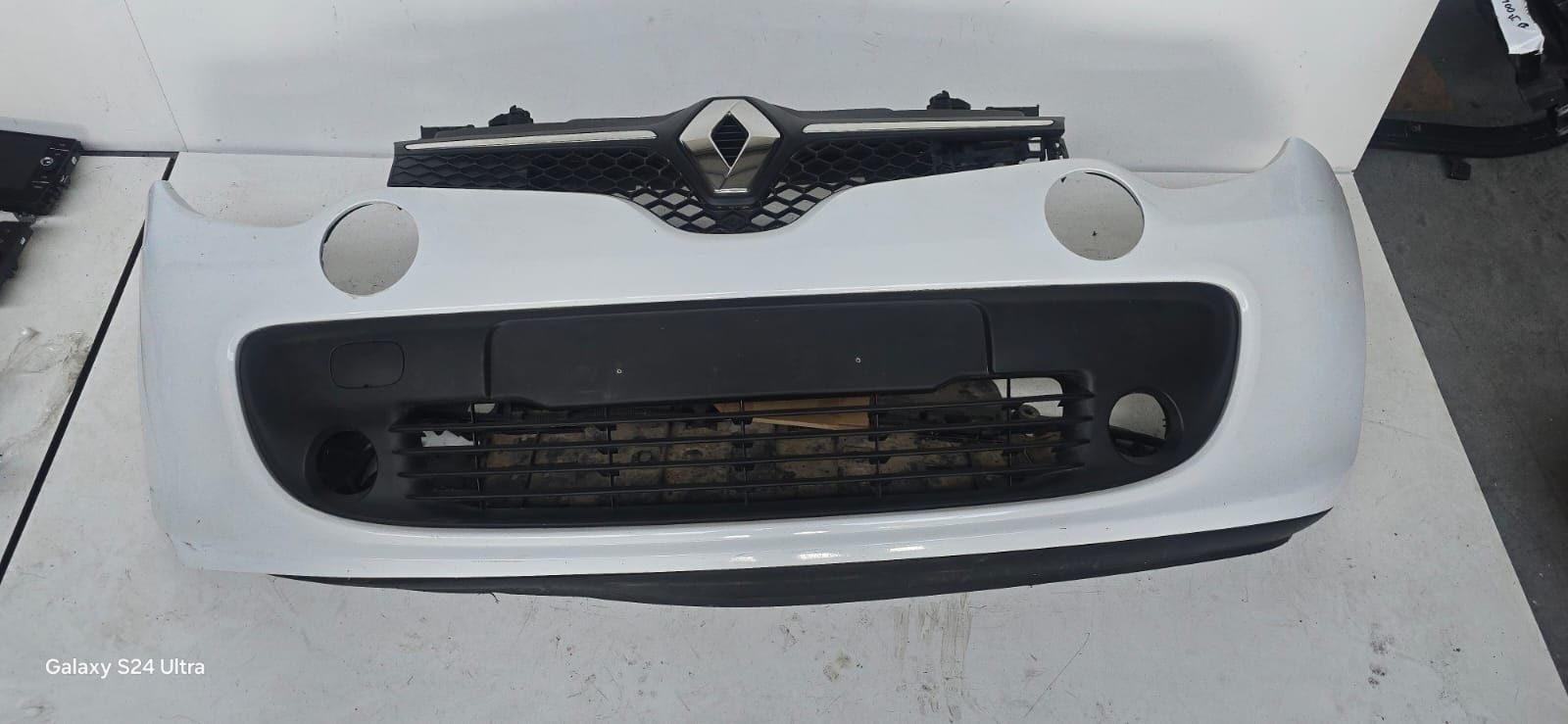 Zderzak przedni Renault Twingo 3 III