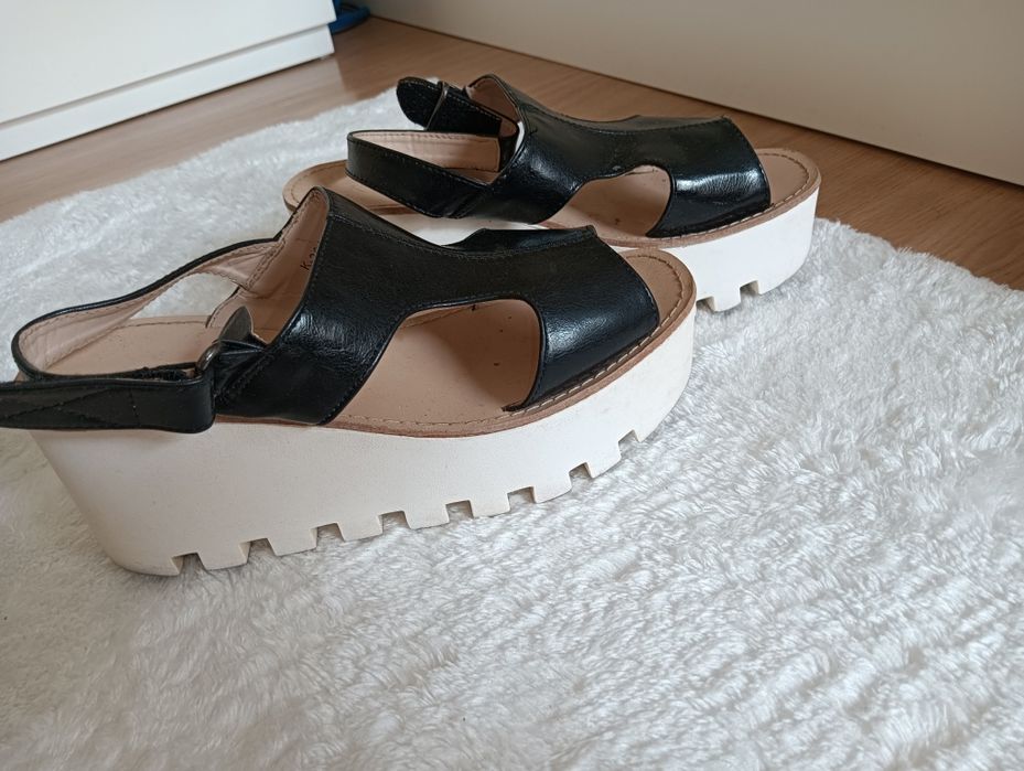 Sandálias  pretas NR.37