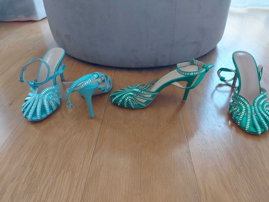 Sandálias de princesa com brilhantes, nr. 36 - 10 euros cada par