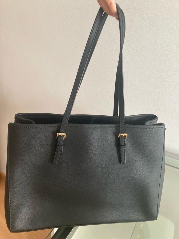 Mala michael kors preta