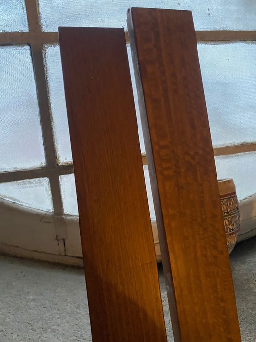 Cama de solteiro  de madeira maciça ( + colchão)