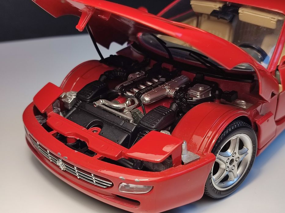Модель Ferrari 456GT 1/18 Bburago